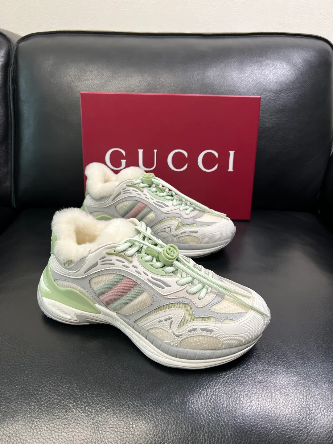 Men's shoes 💰980 Gucci high quality top crafts Gucci counter new original configuration, imported Italian cowhide fabric, imported wool lining cowhide pad, breathable and comfortable, sole: original factory special supply original sole super comfortable, original factory and single goods, welcome to compare, code number 39-44 (customized 38 45)